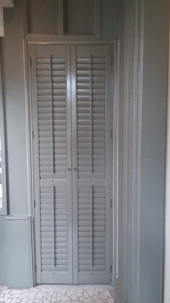 Interior shutters with 2 1/2 inch louvers